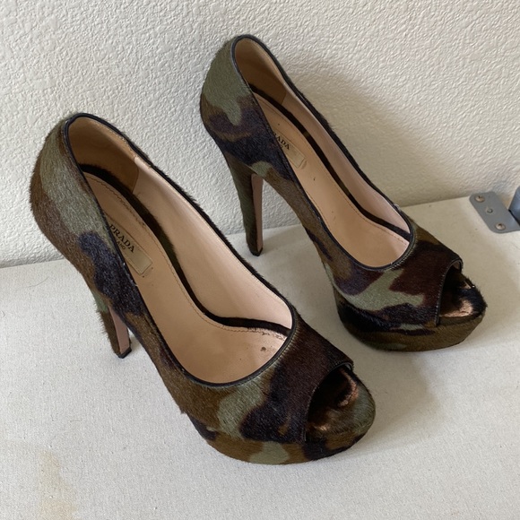 Prada platform peep toe pumps in camouflage pattern - Picture 3 of 5